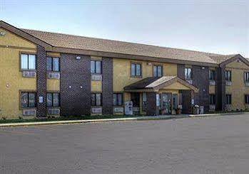 Baymont By Wyndham Beloit Hotel ภายนอก รูปภาพ