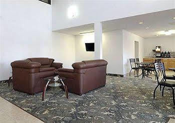 Baymont By Wyndham Beloit Hotel ภายนอก รูปภาพ