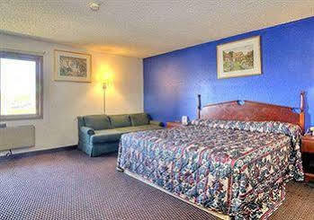 Baymont By Wyndham Beloit Hotel ภายนอก รูปภาพ